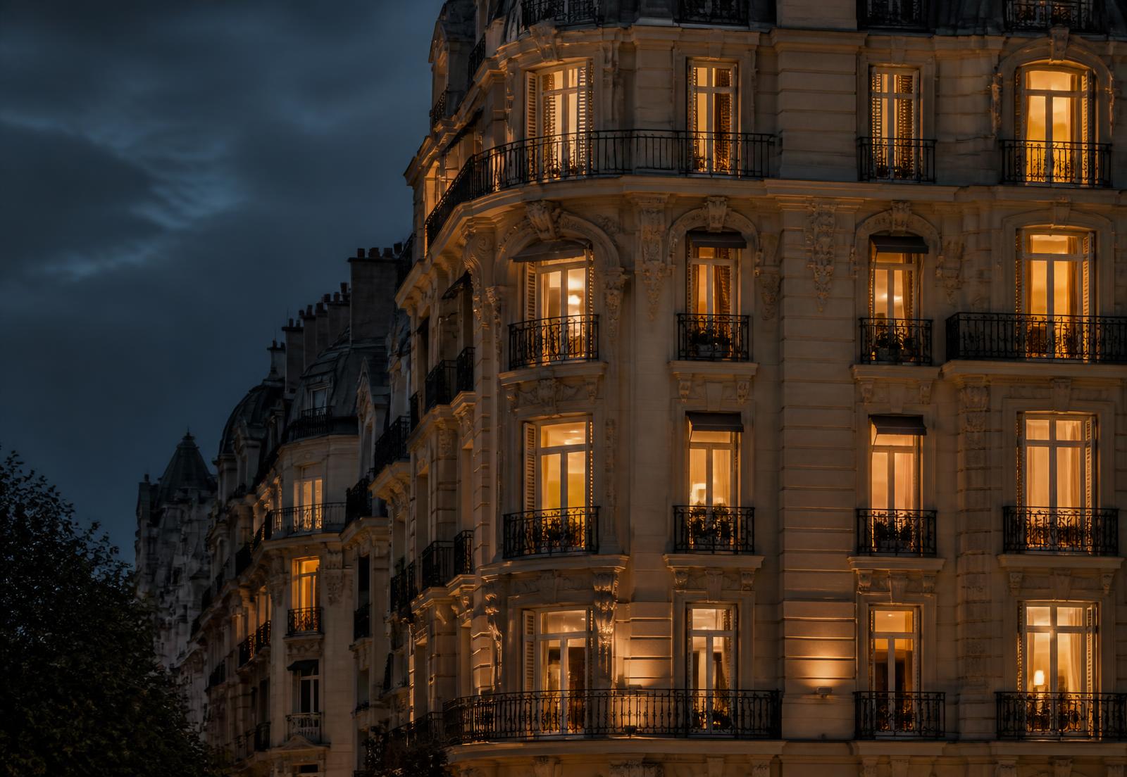 Edificios residenciales de estilo francés en un barrio de la Ciudad de Buenos Aires al atardecer